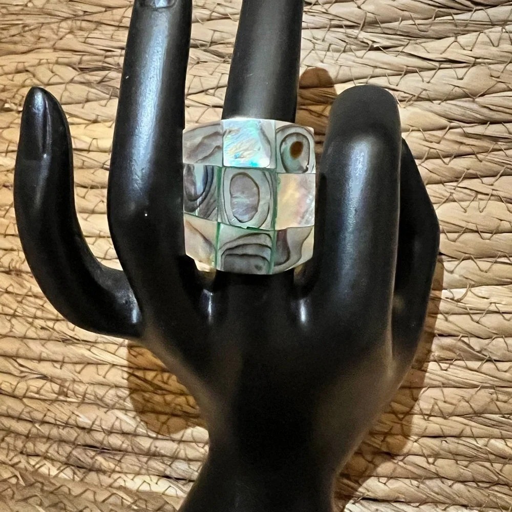 Elegant Multicolor Shell Ring